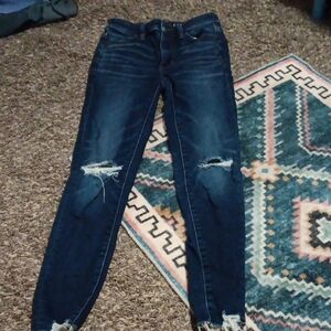 💜 3/$15💜American Eagle Outfitters Dark Blue Distressed Skinny Jeans💜